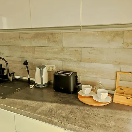 Lejlighed Relaxing & Cozy, Forest View Apartment, Free Parking