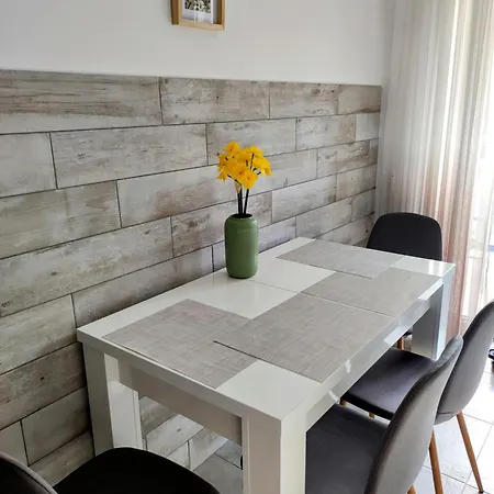 Apartment Relaxing & Cozy, Forest View Apartment, Free Parking