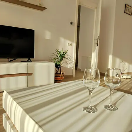 Relaxing & Cozy, Forest View Apartment, Free Parking Braşov