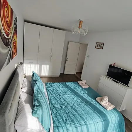 Relaxing & Cozy, Forest View Apartment, Free Parking