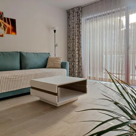 Relaxing & Cozy, Forest View Apartment, Free Parking *